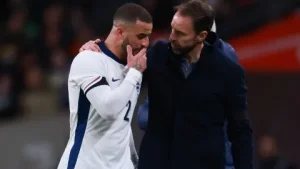 Walker sente dores no amistoso de Brasil x Inglaterra