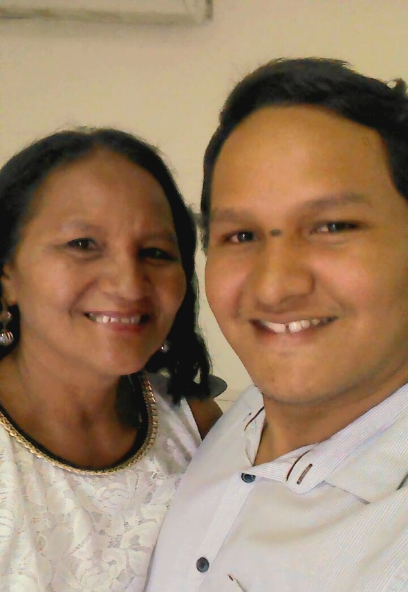 Médico Alessandro e sua mãe Nazaré