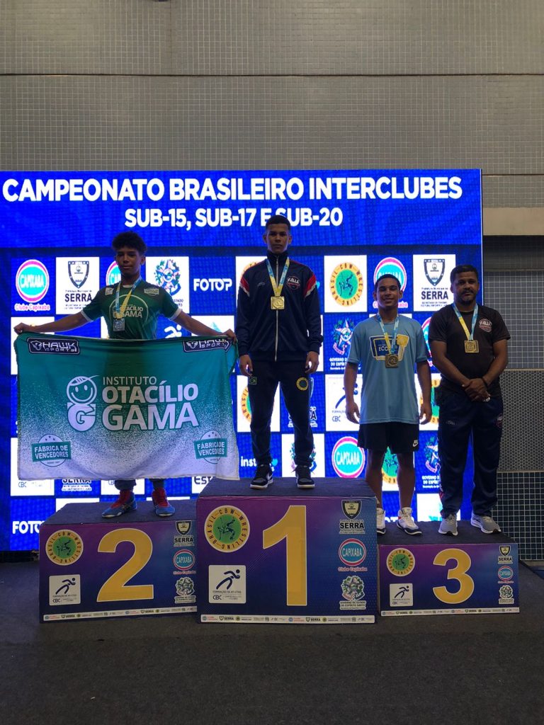 Pódio do Campeonato Brasileiro Interclubes de Wrestling Sub-17, na categoria até 60kg estilo livre.